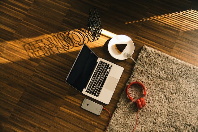 How to Keep Your Carpets Clean and Stain-Free During Winter Holidays